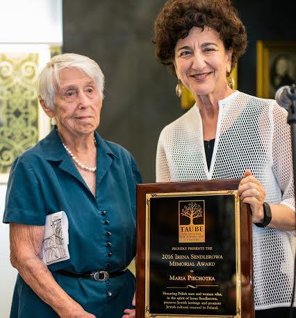 L, Awardee Maria Piechotkowa; R, Shana Penn, Executive Director, Taube Philanthropies; Photo: Maciek Jazwiecki